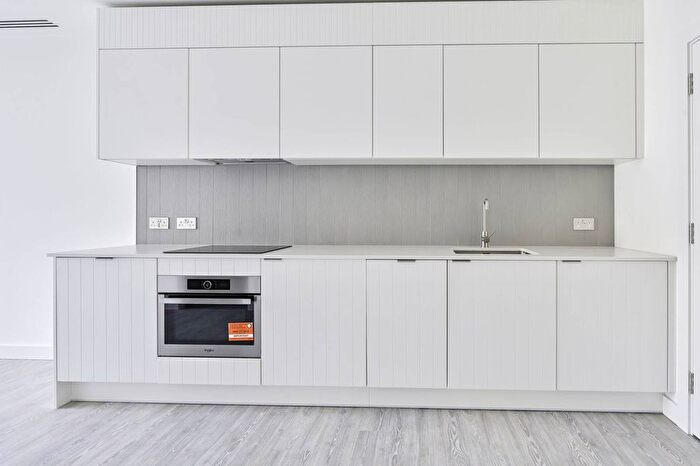 1 Bedroom Flat To Rent In Westfield Avenue, Stratford, London, E20