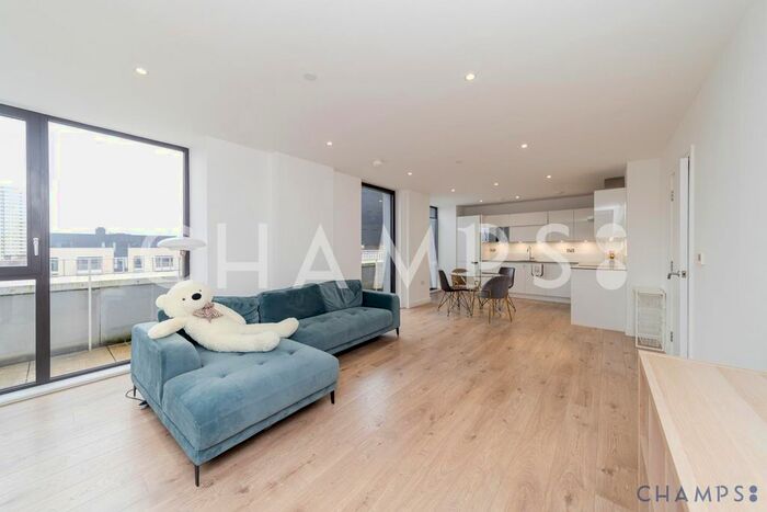 3 Bedroom Flat To Rent In Forrester Way, London, E15