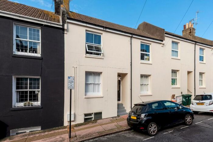 1 Bedroom Flat To Rent In Grove Street, BN2