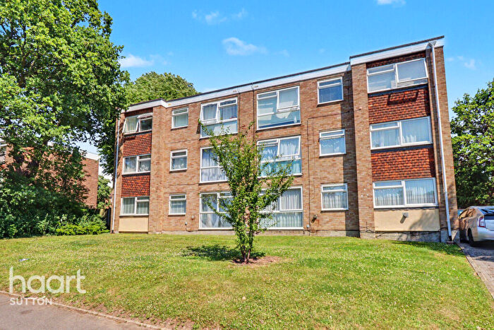 2 Bedroom Flat For Sale In Benhill Wood Road, Sutton, SM1