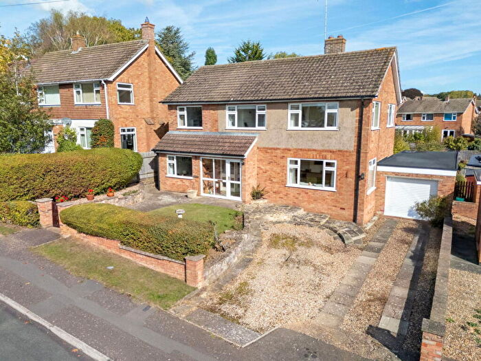 4 Bedroom Detached House For Sale In Glenfield Drive, Great Doddington, NN29