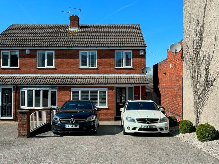 3 Bedroom Semi-Detached House For Sale In Pentrich Road, Swanwick, DE55