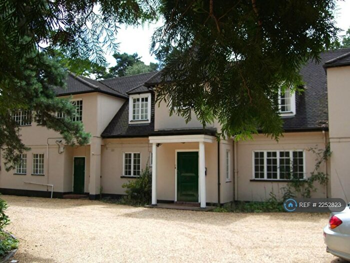 1 Bedroom Flat To Rent In Lakeside, Finchampstead, Wokingham, RG40