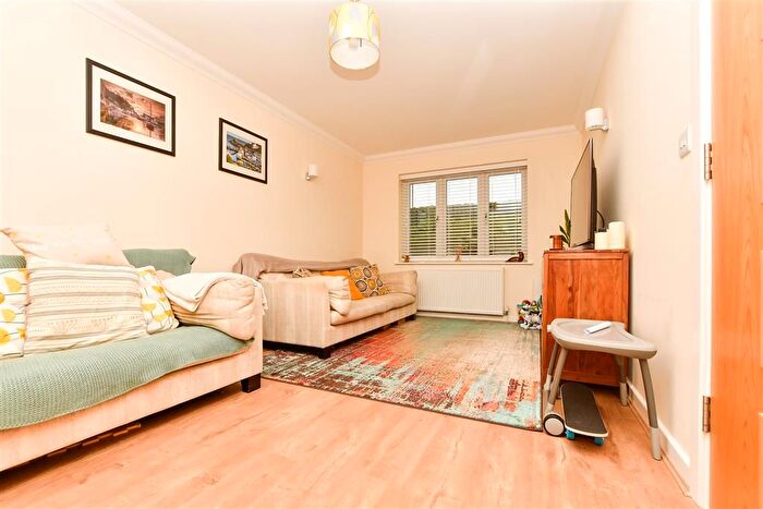 4 Bedroom Mews For Sale In Main Road, Edenbridge, Kent, TN8