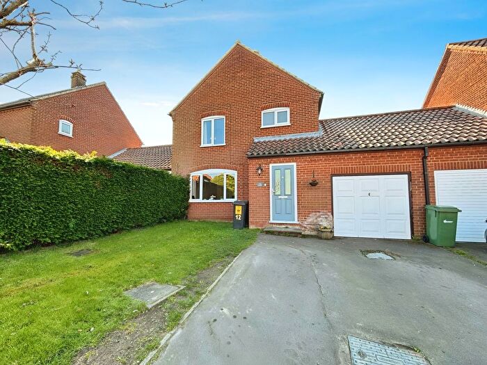 3 Bedroom Link Detached House For Sale In St. Andrews Rise, Bulmer, Sudbury, CO10