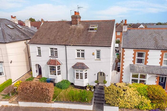 3 Bedroom Semi Detached House For Sale In Orchard Grove, Chalfont St Peter, SL9