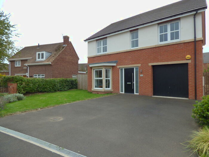 4 Bedroom House To Rent In High Carr Close, Framwellgate Moor, DH1