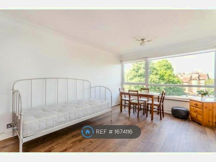 1 Bedroom Flat To Rent In Bouverie Lodge, Beckenham, BR3