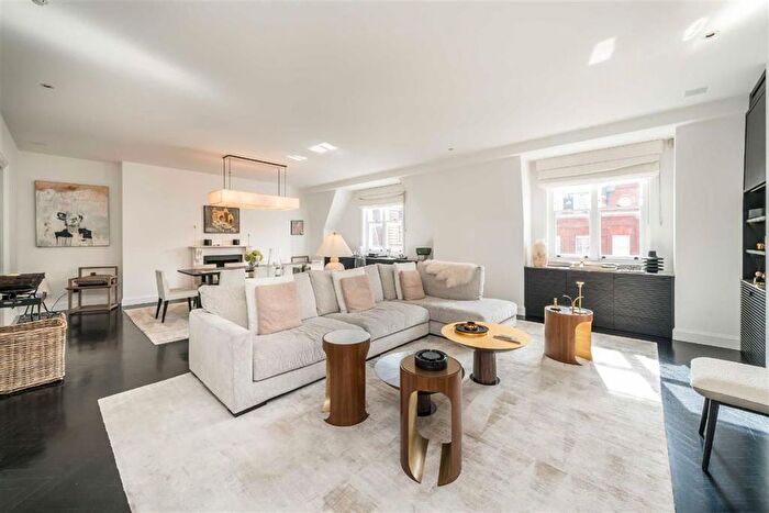 3 Bedroom Flat To Rent In Pont Street, South Kensington, SW1X