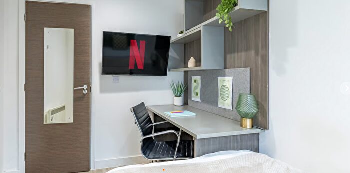 1 Bedroom Studio To Rent In Centre Gate, Bristol, Bristol, BS1