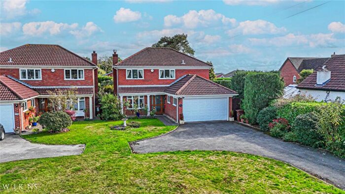 3 Bedroom Detached House For Sale In Sutton Road, Mile Oak, Tamworth, Staffordshire, B78