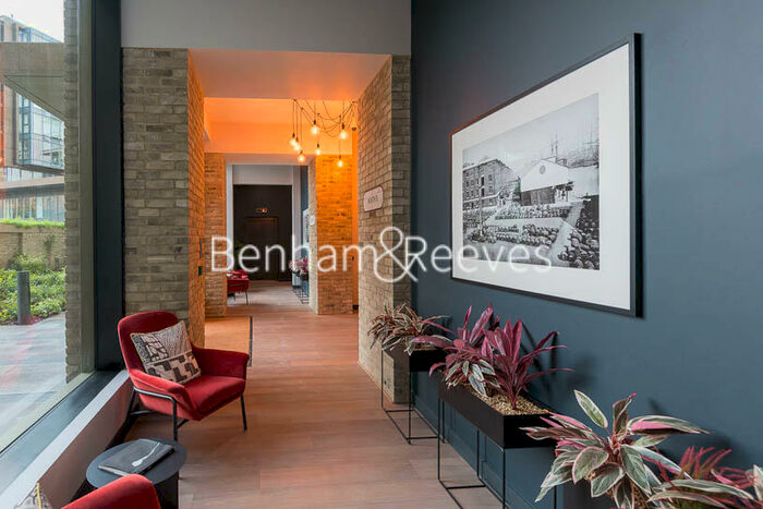 2 Bedroom Apartment To Rent In Emery Way, Wapping, E1W
