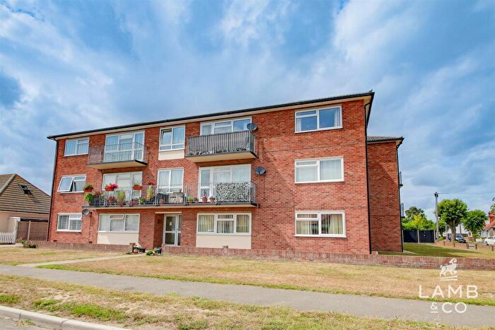 2 Bedroom Flat For Sale In Salisbury Court, Holland-On-Sea, CO15