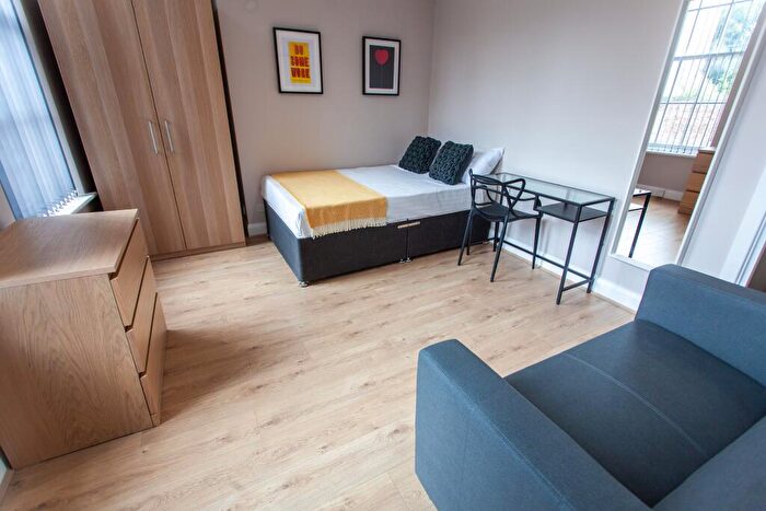 1 Bedroom Flat To Rent In Catharine Street, L8