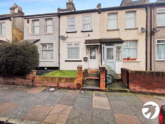 3 Bedroom Terraced House To Rent In London Road, Stone, Dartford, Kent, DA2