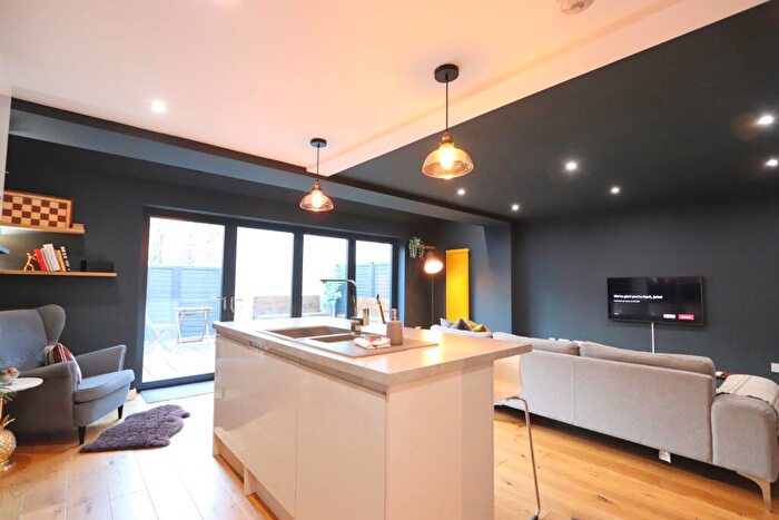 2 Bedroom Flat To Rent In Charles Place, Bristol, BS8
