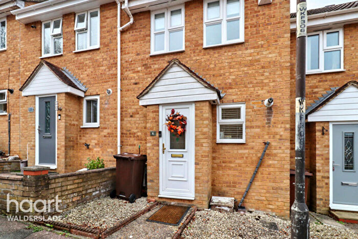 2 Bedroom Terraced House For Sale In Wedgewood Drive, Chatham, ME5
