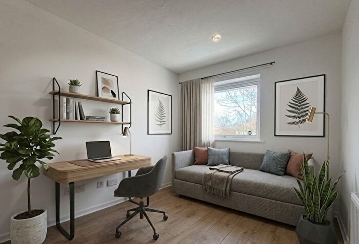 2 Bedroom Flat To Rent In High Street, Dore, Sheffield, South Yorkshire, S17