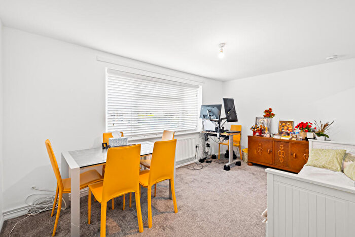 1 Bedroom Apartment For Sale In Ref: Gk - The Range, Bramley, GU5