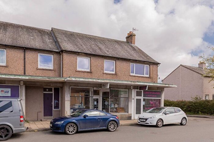 3 Bedroom Flat To Rent In Carnethy Avenue, Penicuik, Midlothian, EH26