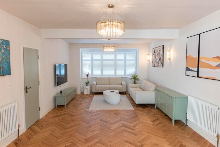 4 Bedroom Terraced House For Sale In Middleton Gardens, Gants Hill, IG2