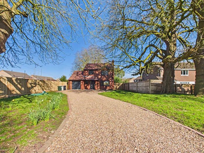 3 Bedroom Detached House For Sale In Carlton Road, Manby, Louth, LN11