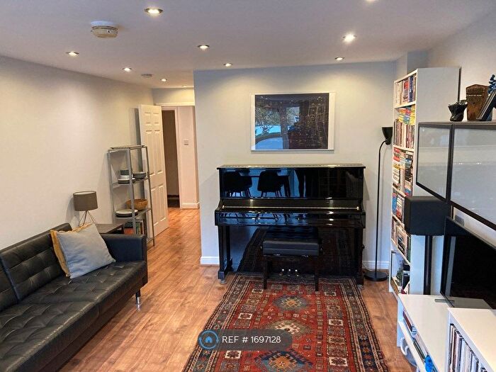 1 Bedroom Flat To Rent In Glaisher Street, London, SE8