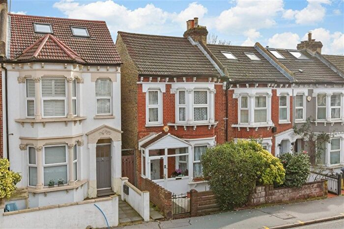 3 Bedroom End Terrace House For Sale In Whitehorse Lane, London, SE25