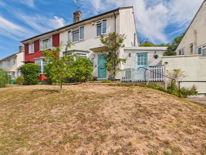 3 Bedroom Semi-Detached House For Sale In Royal Avenue, Calcot, Reading, RG31