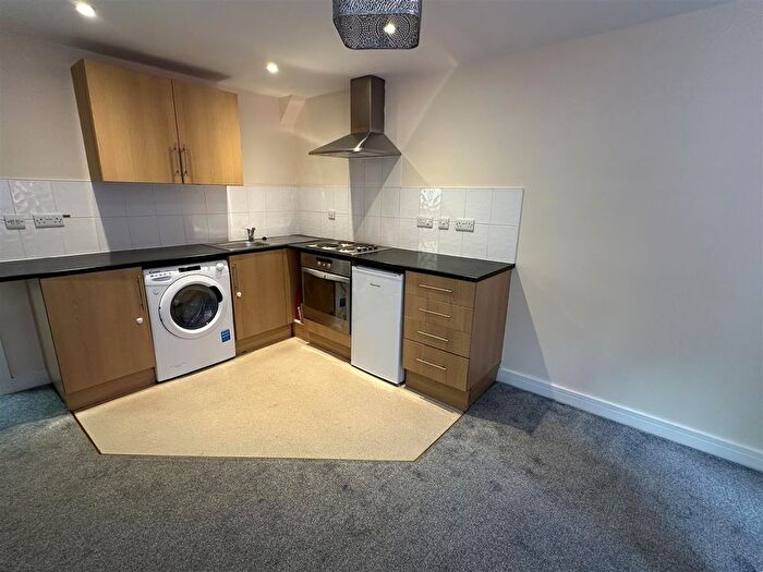 1 Bedroom Flat To Rent In High Street, Aldershot, GU11