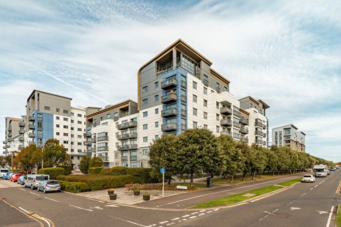 2 Bedroom Flat For Sale In / Western Harbour Terrace, Edinburgh, EH6