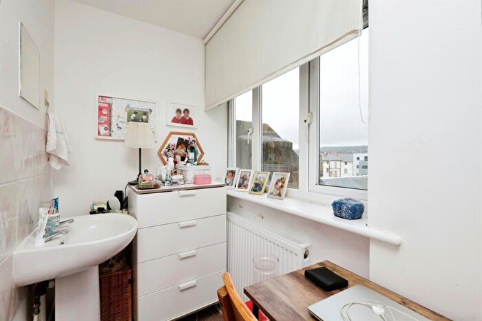 4 Bedroom Flat For Sale In Cornfield Terrace, Eastbourne, BN21