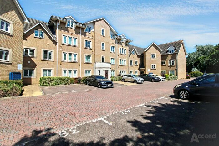 2 Bedroom Flat To Rent In Walnut Close, Laindon, SS15