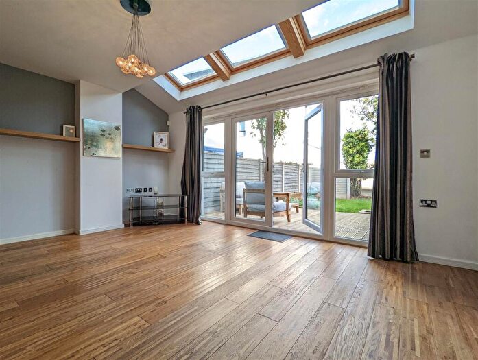 4 Bedroom Town House To Rent In Lower Broughton Road, Salford, M7