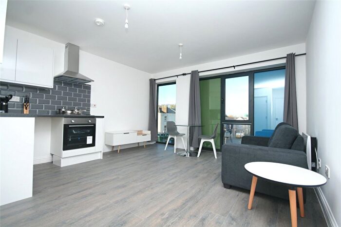 1 Bedroom Flat To Rent In High Street, Cheltenham, Gloucestershire, GL50