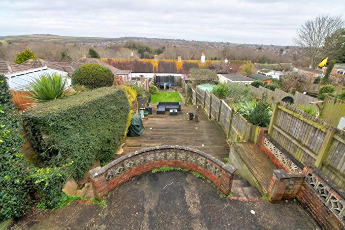3 Bedroom End Of Terrace House For Sale In Fairway Crescent, Brighton, BN41