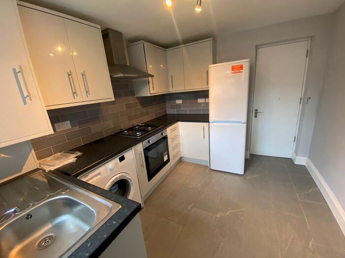 2 Bedroom Flat To Rent In Cheshire Road, London, N22