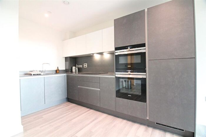 1 Bedroom Flat To Rent In Avenue Road, London, W3