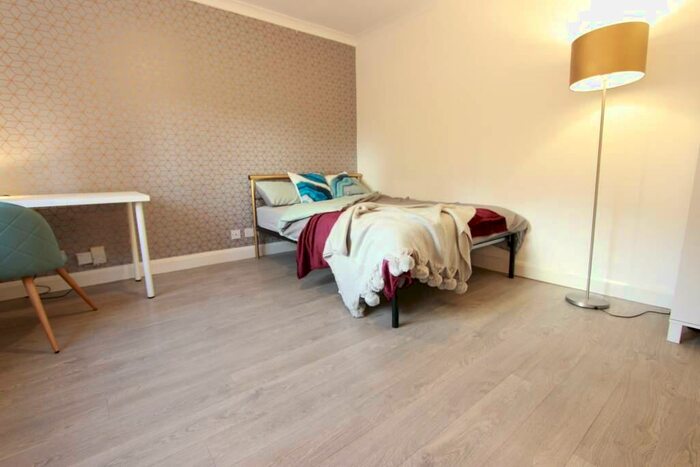 1 Bedroom Apartment To Rent In Goldings Crescent, Hatfield, AL10