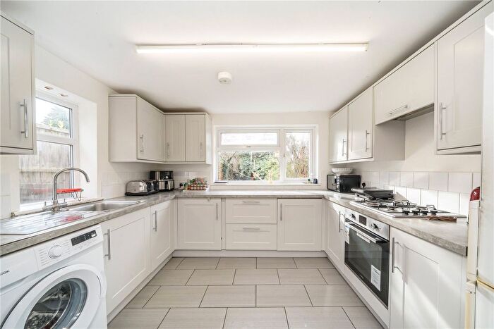 3 Bedroom Terraced House For Sale In Trevelyan Road, London, SW17