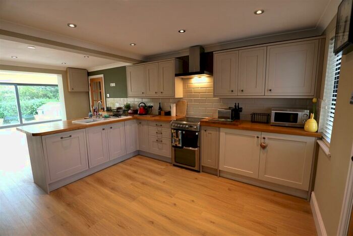 4 Bedroom Semi-Detached House To Rent In Porth-Y-Green Close, Llanblethian, Cowbridge, CF71