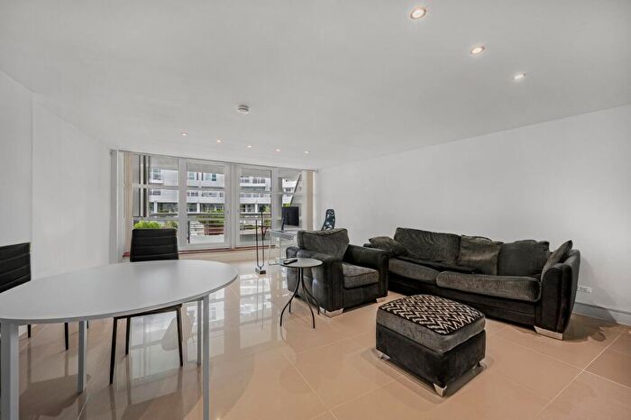 1 Bedroom Flat For Sale In Pierhead Lock, Manchester Road, E14