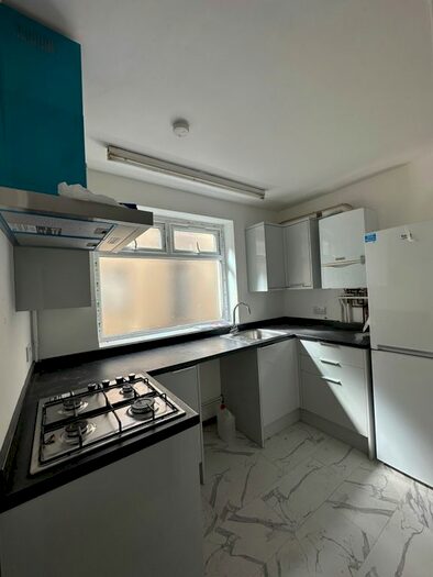 4 Bedroom Flat To Rent In Lea Bridge Road, London, E10