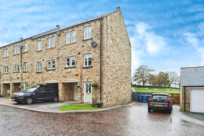 3 Bedroom Town House For Sale In Keighley Road, Cowling, Keighley, BD22