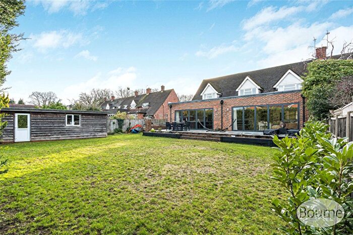 4 Bedroom Semi Detached House For Sale In Lower Sandfields, Send, Woking, Surrey, GU23