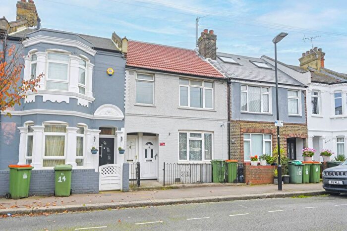 2 Bedroom Flat To Rent In Wythes Road, Beckton, London, E16