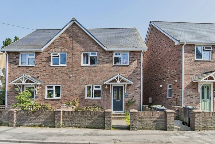 3 Bedroom Semi-Detached House To Rent In School Green Road, Freshwater, PO40