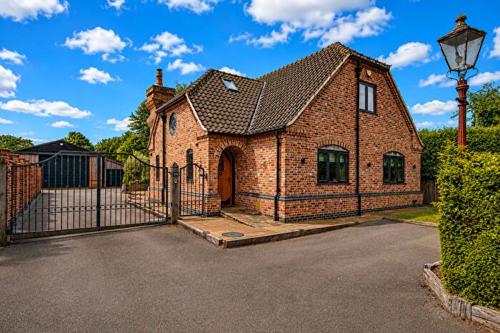 4 Bedroom Detached House For Sale In Main Road, Clenchwarton, PE34