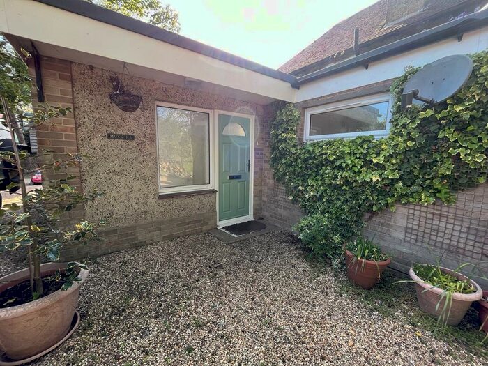 1 Bedroom Ground Flat To Rent In Wickham, Fareham, PO17