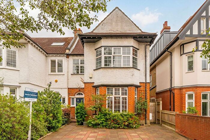 4 Bedroom Property For Sale In Shakespeare Road, Hanwell, W7